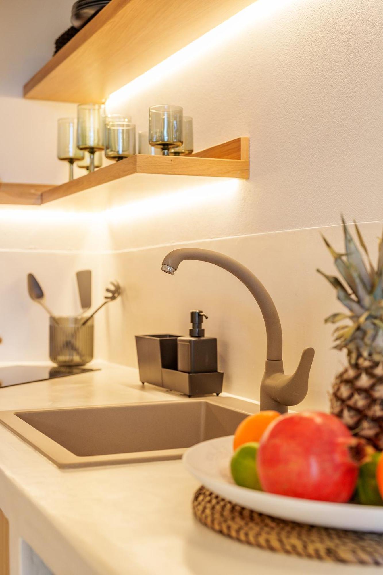 Sugarwhite Suites With Private Not Heated Pool Emporio  Exteriör bild
